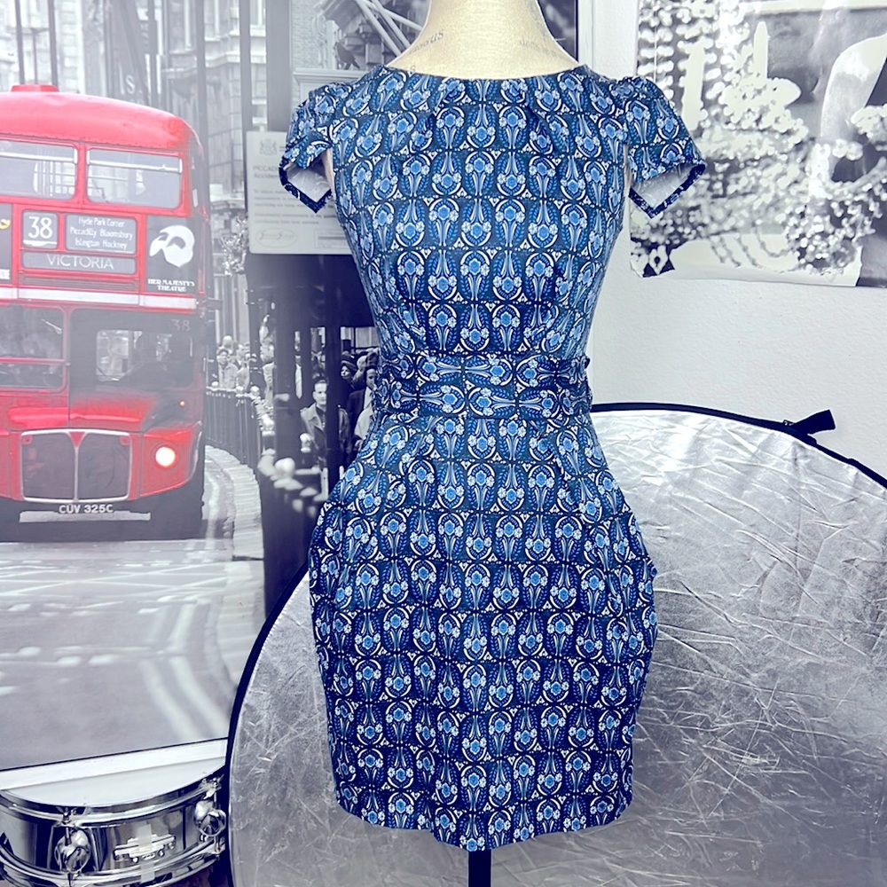 Closet Blue and White Sheath Mini Dress with Crew Neck